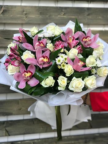Букет цветов из: Розы и Хризантемы в Володарске