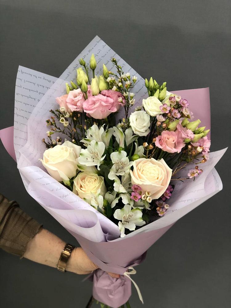 Букет цветов из: Альстромерии, Розы и Лизиантусы в Володарске