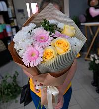 Букет цветов из:  Герберы, Розы и Хризантемы в Володарске