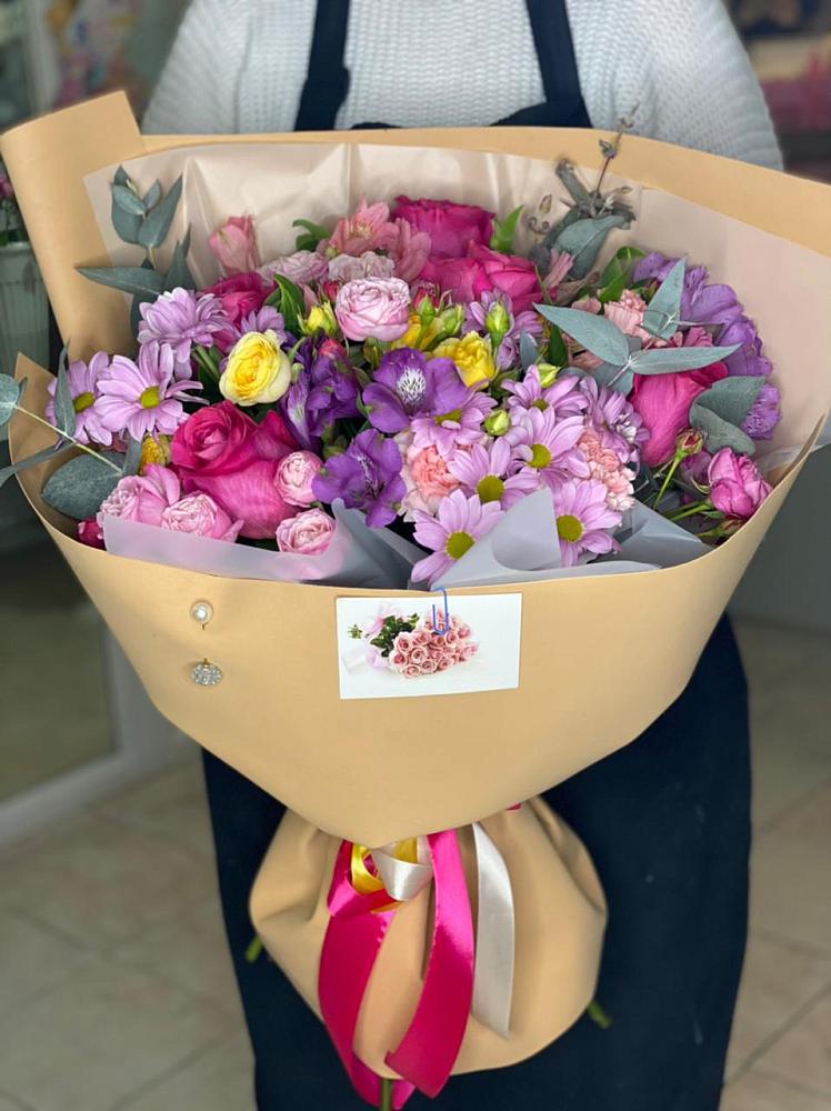 Букет цветов из: Хризантемы, Гвоздики и Альстромерии в Володарске