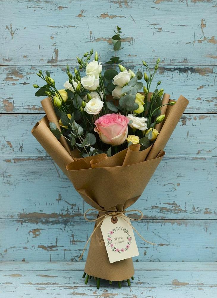 Букет цветов из: Розы и Лизиантусы в Володарске