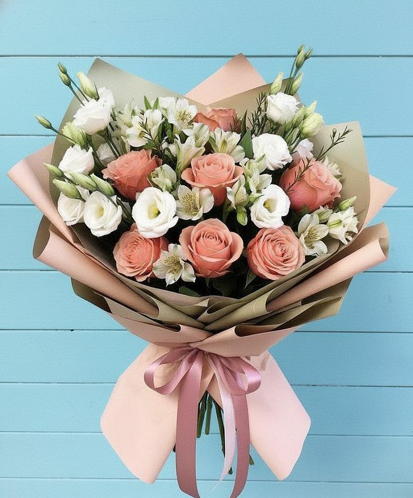 Букет цветов из: Розы, Альстромерии и Лизиантусы в Володарске