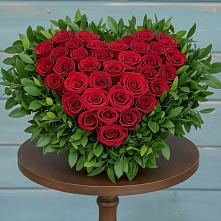 Цветочная композиция из Розы в виде сердца в Володарске