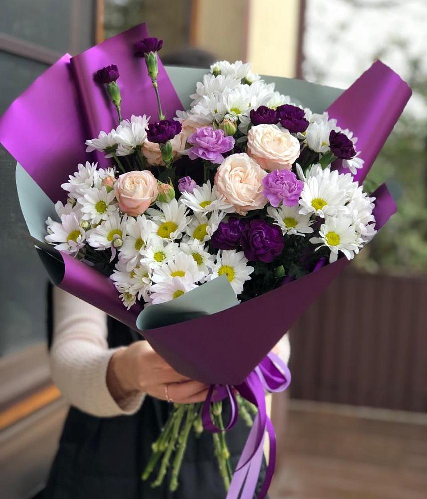 Букет цветов из: Хризантемы, Гвоздики и Розы в Володарске