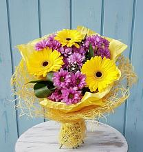 Букет цветов из:  Хризантемы и Герберы в Володарске