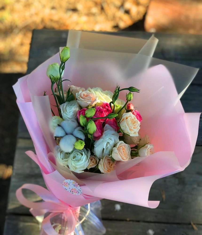 Букет цветов из: Розы и Лизиантусы в Володарске