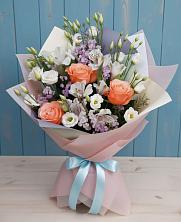 Букет цветов из:  Лизиантусы, Розы, Альстромерии и Гипсофила в Володарске