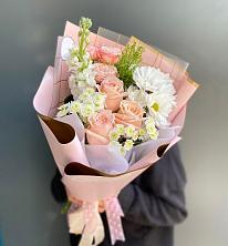 Букет цветов из:  Хризантемы и Розы в Володарске