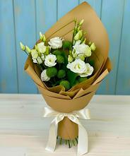 Букет цветов из:  Хризантемы и Лизиантусы в Володарске