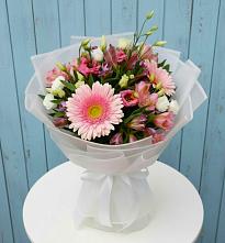 Букет цветов из:  Герберы, Альстромерии и Лизиантусы в Володарске