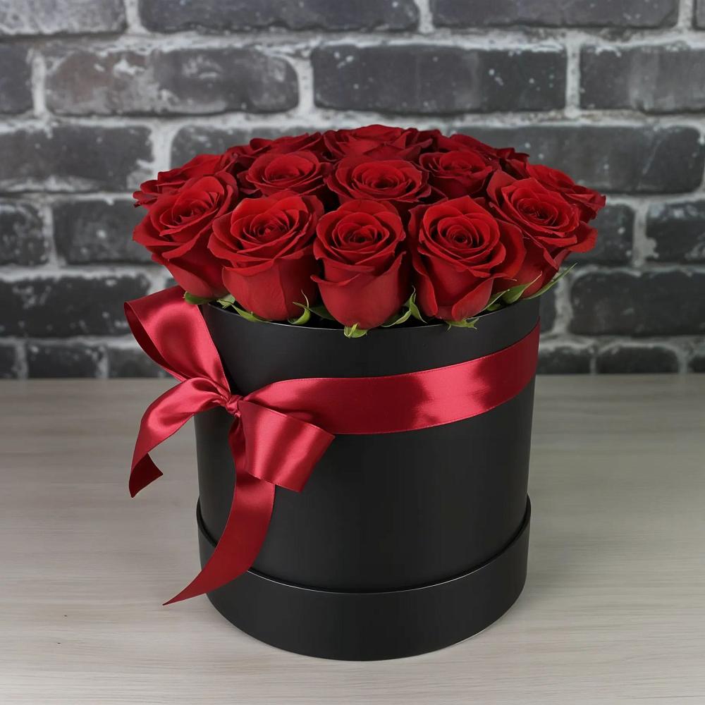 Цветочная композиция из Розы в шляпной коробке в Володарске