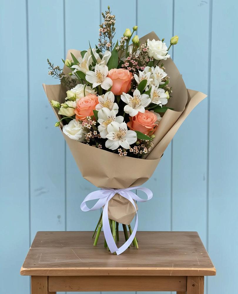 Букет цветов из: Альстромерии, Лизиантусы, Розы и Хризантемы в Володарске
