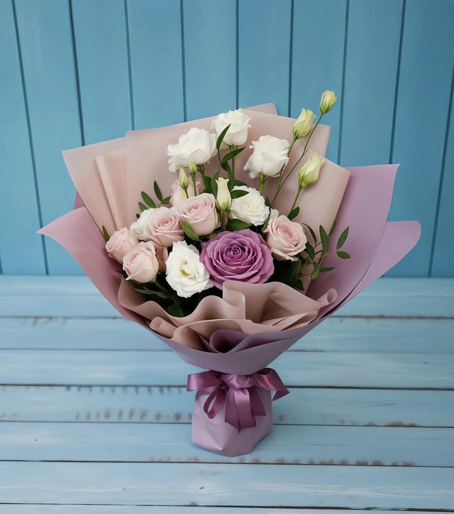 Букет цветов из: Розы и Лизиантусы в Володарске